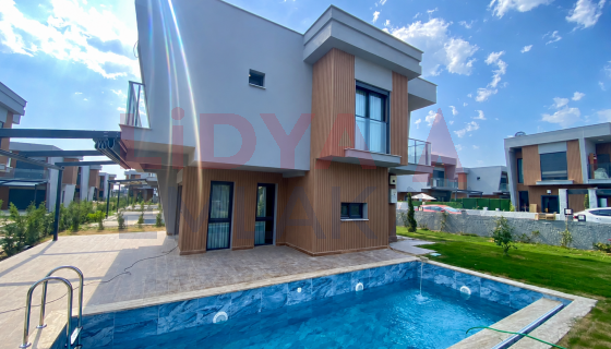 Karaali Villalar Bölgesinde Sıfır, Müstakil Havuz & Bahçeli Lüks 3+1 Villa